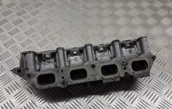 Renault Megane II Intake manifold 8200329496