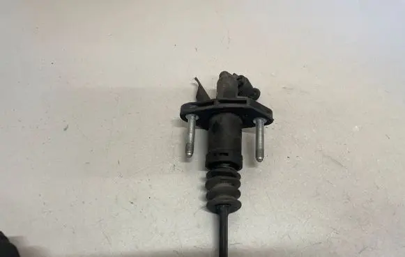 Opel Vectra C Clutch slave cylinder 24412669