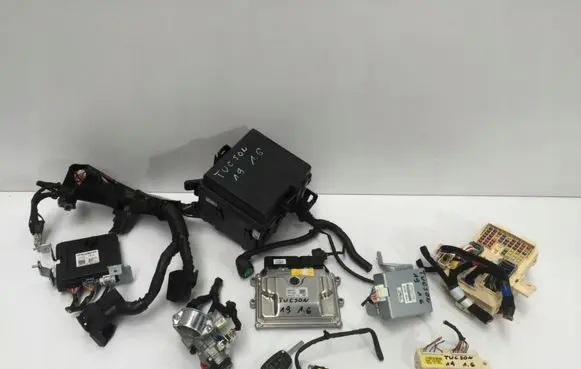 Engine ECU kit and lock set