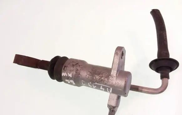 Audi A4 S4 B5 8D Clutch master cylinder 8D1721401