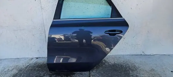 KIA Ceed Rear door 