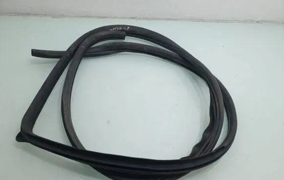 Chevrolet Captiva Front door rubber seal 