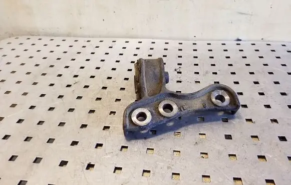 KIA Sorento Front differential bracket 