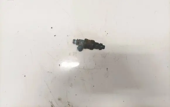 Hyundai Lantra I Fuel injector 9250930008