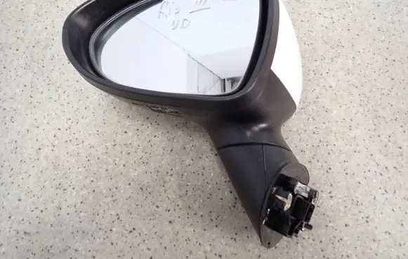 KIA Rio Front door electric wing mirror