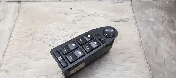 BMW 5 E39 Electric window control switch 8380646 325949