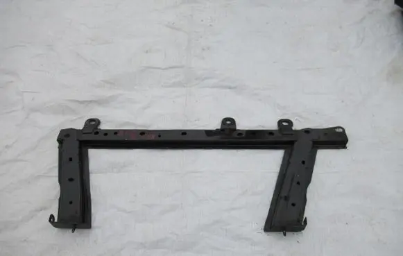Renault Clio IV Bottom radiator support slam panel 