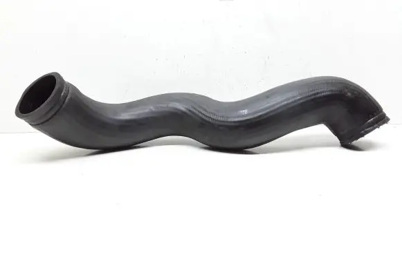 Volvo XC70 Intercooler hose/pipe 30645937