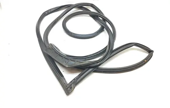 Hyundai i30 Rubber seal front coupe door 
