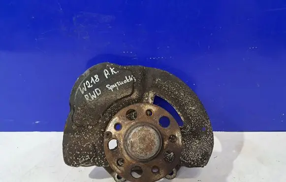 Mercedes-Benz CLS C218 X218 Front wheel hub A2183301705