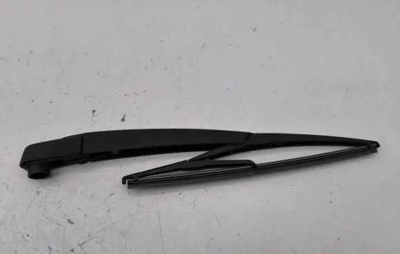 Nissan Qashqai Rear wiper blade arm