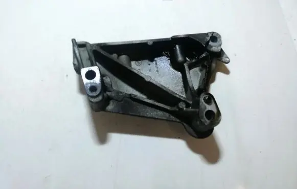 Citroen C3 Engine mounting bracket 9636977280