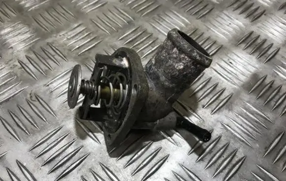 Opel Zafira A Thermostat housing 