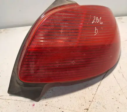 Peugeot 206 Rear/tail lights E27203 0001 0202