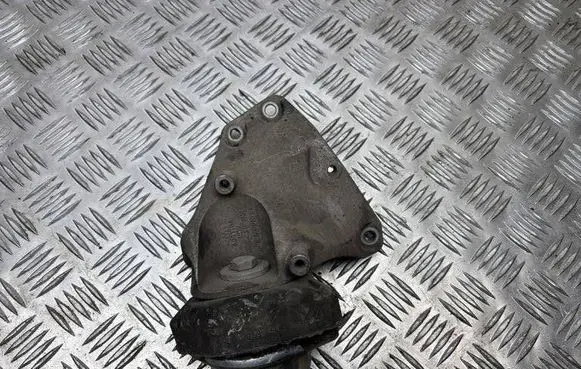 Audi A4 S4 B7 8E 8H Gearbox mounting bracket 8E0399113L