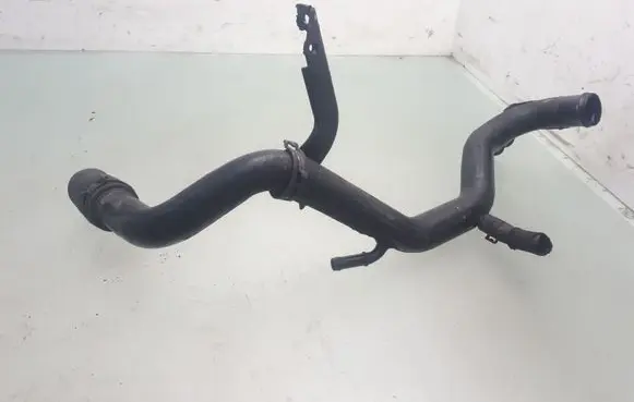 Audi A4 S4 B7 8E 8H Engine coolant pipe/hose 03G121071A