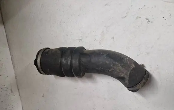 Volvo V70 Intercooler hose/pipe 08692401