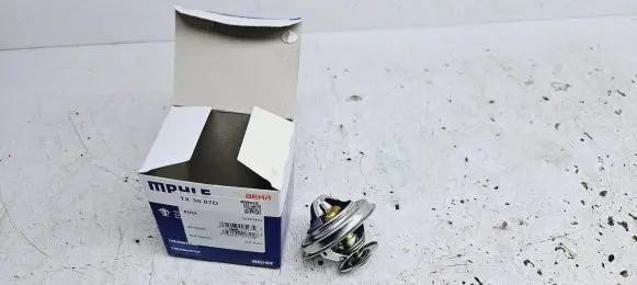 Audi A6 S6 C5 4B Thermostat 