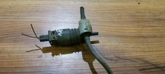 Volkswagen Caddy Windscreen/windshield washer pump