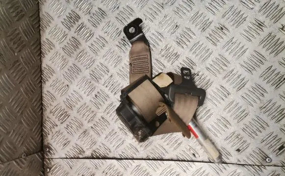 Volvo S80 Middle seatbelt (rear) 39969926