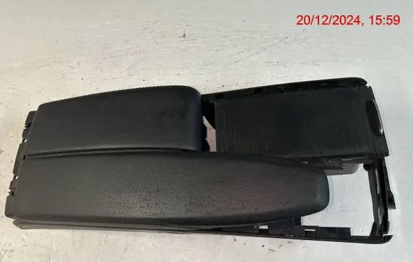 Mercedes-Benz E W212 Armrest A2046801339