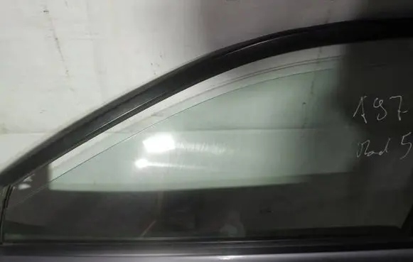 Mazda 6 Front door window glass four-door as2