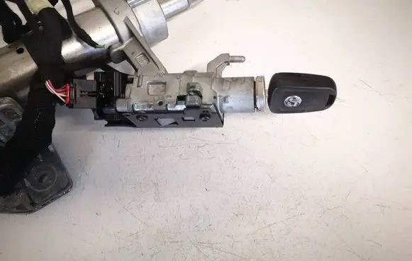 Opel Astra J Ignition lock 313169 30939745