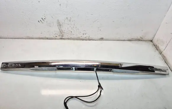 Opel Zafira B Trunk door license plate light bar 