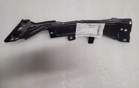 Audi A4 S4 B9 Fender mounting bracket 8W0821136C