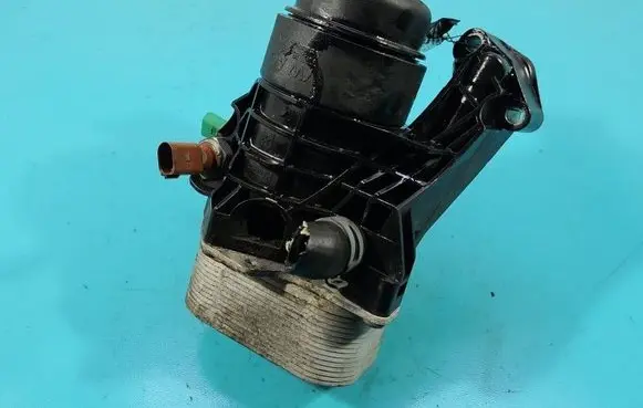 Skoda Octavia Mk3 (5E) Oil filter mounting bracket 03N115389 IMPRK1588888