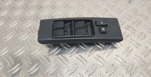 Toyota Corolla Verso AR10 Electric window control switch 848200F030