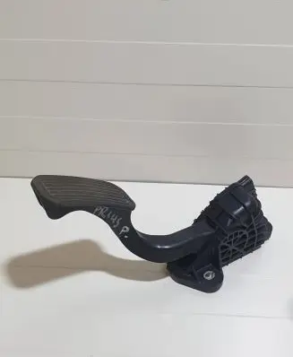 Toyota Prius (XW20) Accelerator throttle pedal 7812047050 1988003200 06F024075B1