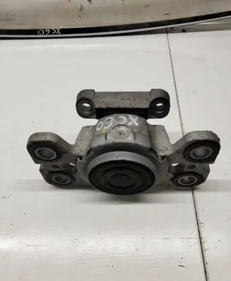 Volvo XC60 Engine mount bracket 31316875