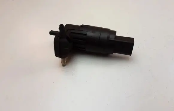 Audi Q3 8U Windscreen/windshield washer pump 1K6955651