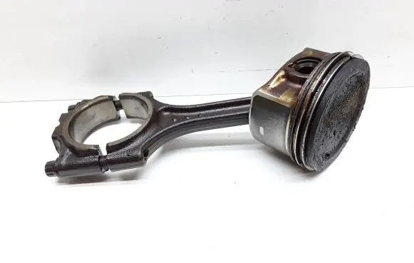 Volvo V70 Piston with connecting rod