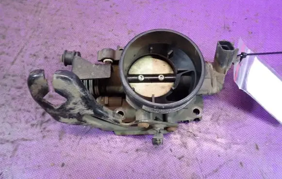 Ford Focus Throttle body valve XS4U-LB