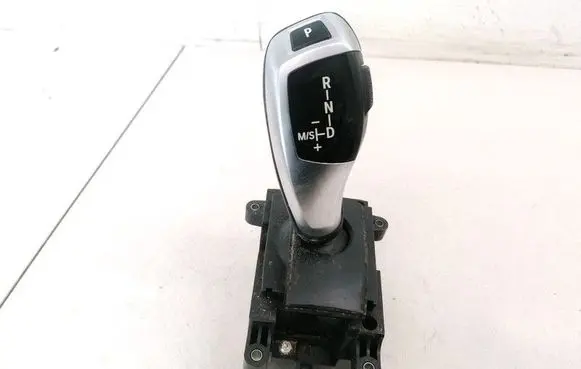 BMW 5 F10 F11 Gear shifter/selector 923950601