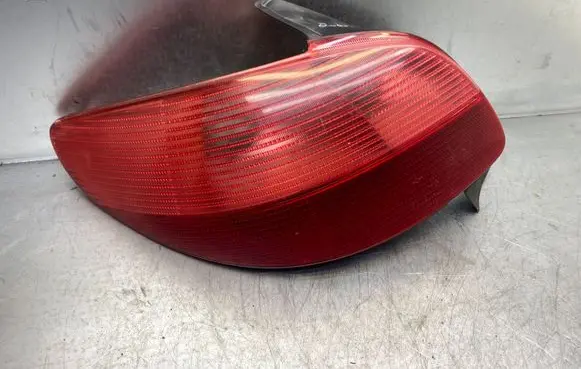 Peugeot 206 Rear/tail lights 2531G