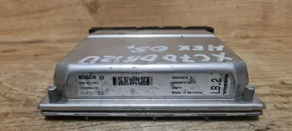 Volvo XC70 Engine control unit/module 0281011441