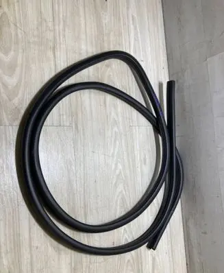 Nissan Juke II F16 Front door rubber seal 