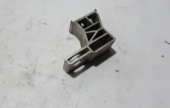 Mercedes-Benz GLC C253 Radiator mount bracket A2135010620
