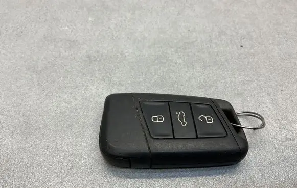 Volkswagen PASSAT B8 Ignition key/card 