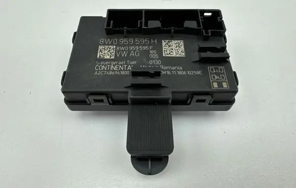 Audi A4 S4 B9 Door control unit/module 8W0959595H