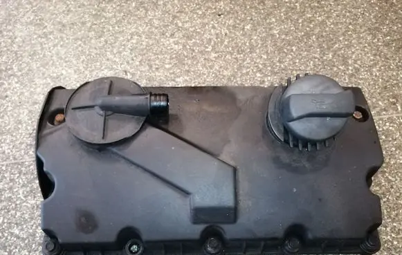 Volkswagen PASSAT B5.5 Rocker cam cover 038103603AG