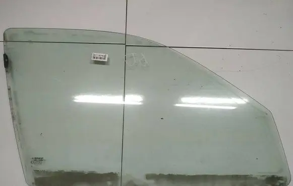 Renault Thalia I Front door window glass four-door as2