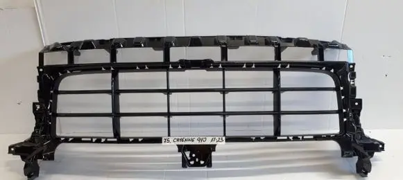 Porsche Cayenne (9Y0 9Y3) Front bumper upper radiator grill 9Y0807683AA