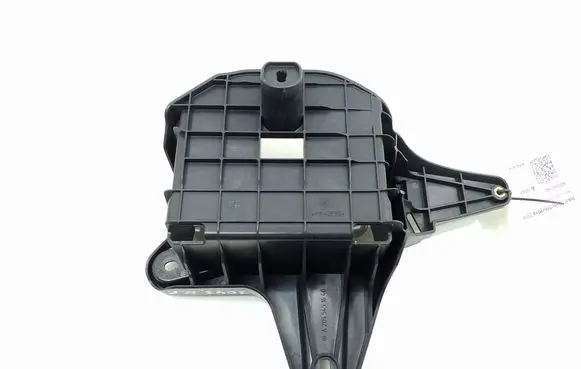 Mercedes-Benz C W205 Battery bracket A2055451640