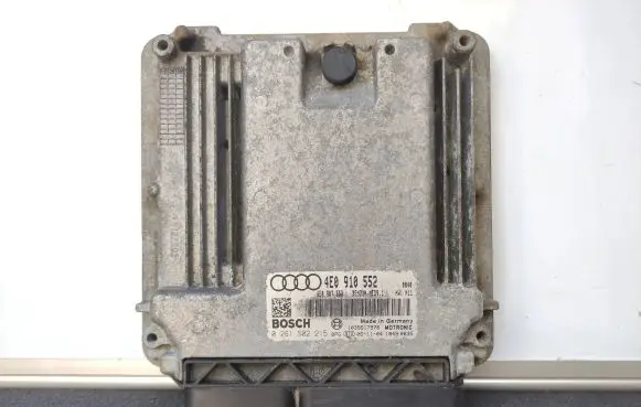 Audi A8 S8 D3 4E Engine control unit/module 4E0907552 4E0910552 0261S02215