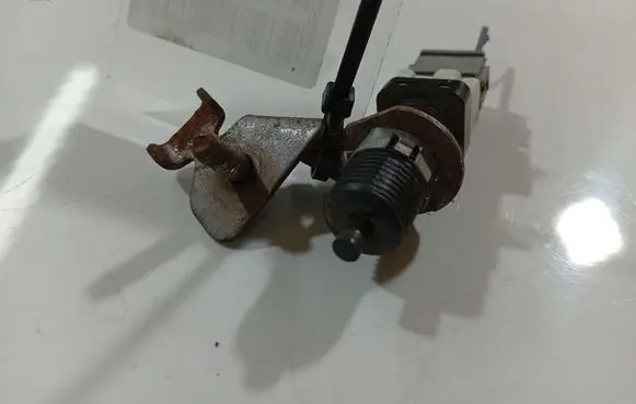 Brake pedal sensor switch