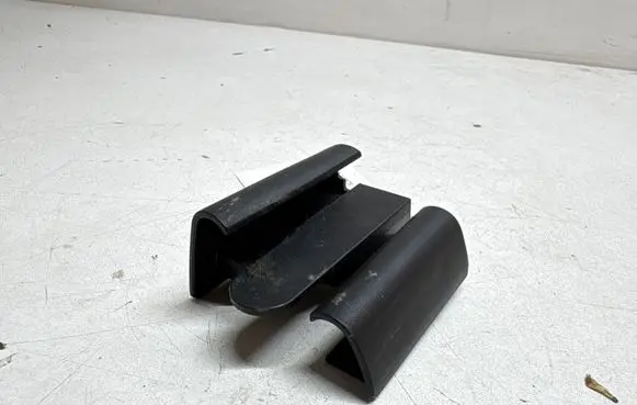 BMW 6 F06 Gran coupe Front passenger seat rail trim 7263075
